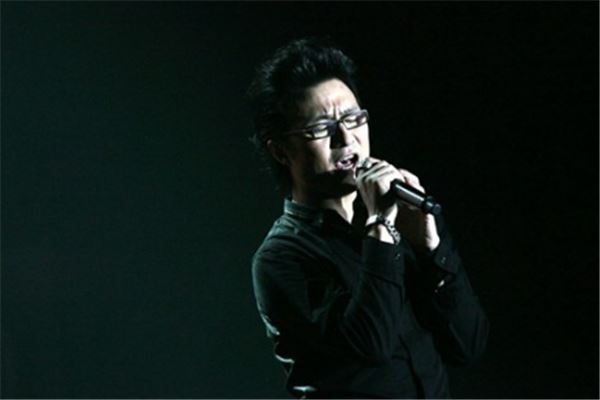 中国内地男歌手排行榜：李健上榜，刘欢第一