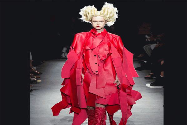 世界十大服装设计师排行榜:乔治·阿玛尼上榜,只有一位女性