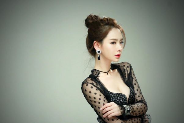 戚薇最好听的歌曲top10:《有个人》上榜,第三风靡全国