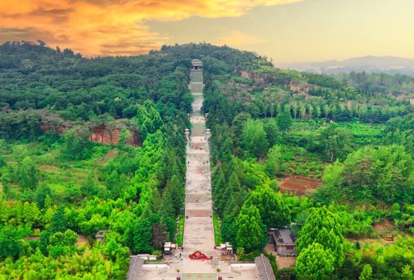 河南十大名山排行榜,嵩山排第一,第十是避暑胜地