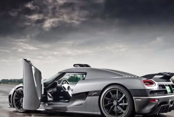 世界十大速度最快超跑，布加迪威龙上榜，第八被誉为“公路上的F1”