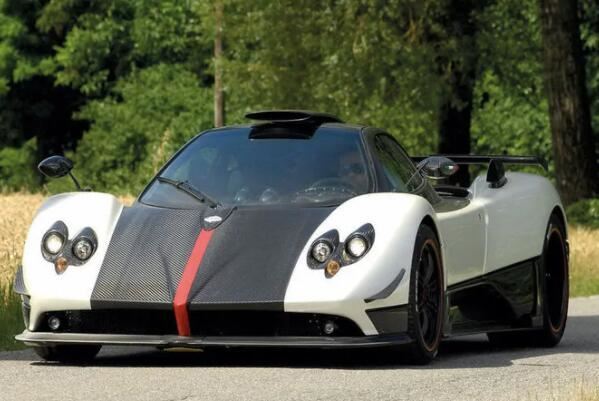 世界十大速度最快超跑,布加迪威龙上榜,第八被誉为“公路上的F1”