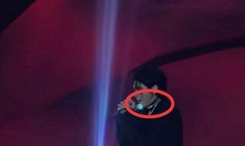 ​吴亦凡被激光笔照射视频 网友呼吁人肉该脑残粉