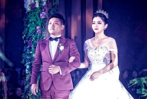 在厦门拍婚纱照大概要多少钱?挑选婚纱要注意哪些