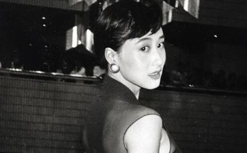 利智年轻时全部照片 利智到底有多聪明?