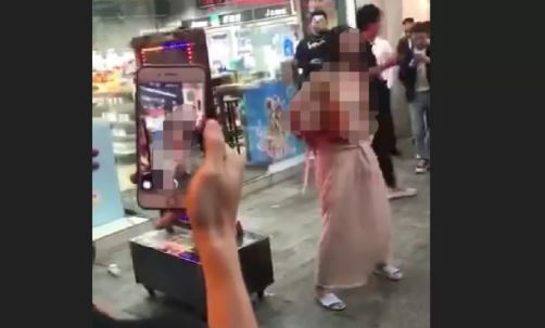 苏州观前街裸奔事件始末 24岁少女裸奔原因曝光