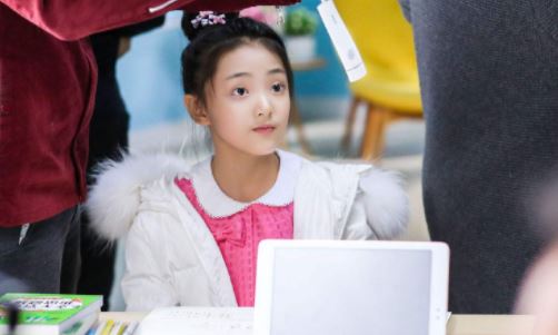 点读机女孩高考多少分?高君雨多大了?