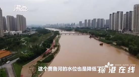 航拍雨后郑州:道路积水正退去 现场情况是怎样的呢??
