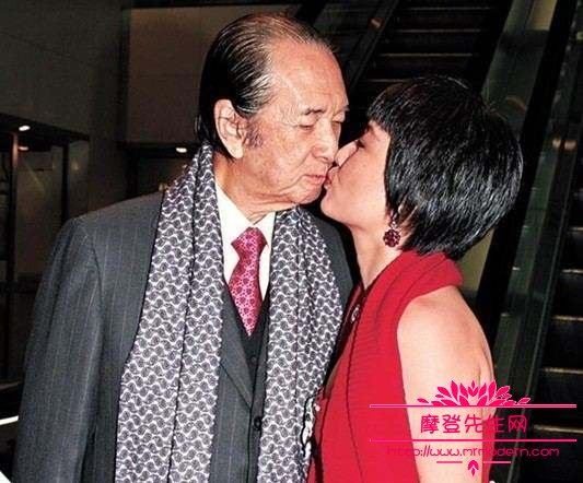 梁安琪多少岁嫁给赌王的？梁安琪年轻时候的照片组图