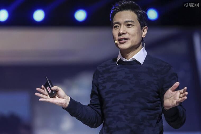 李彦宏:百度智能汽车正在研发当中 惊喜不断