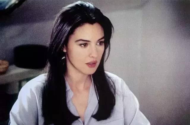 全球最美女神莫妮卡·贝鲁奇女儿（Deva Cassel）宣布出道