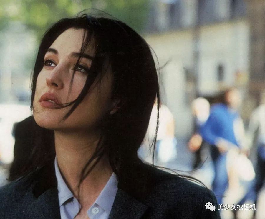 全球最美女神莫妮卡·贝鲁奇女儿（Deva Cassel）宣布出道