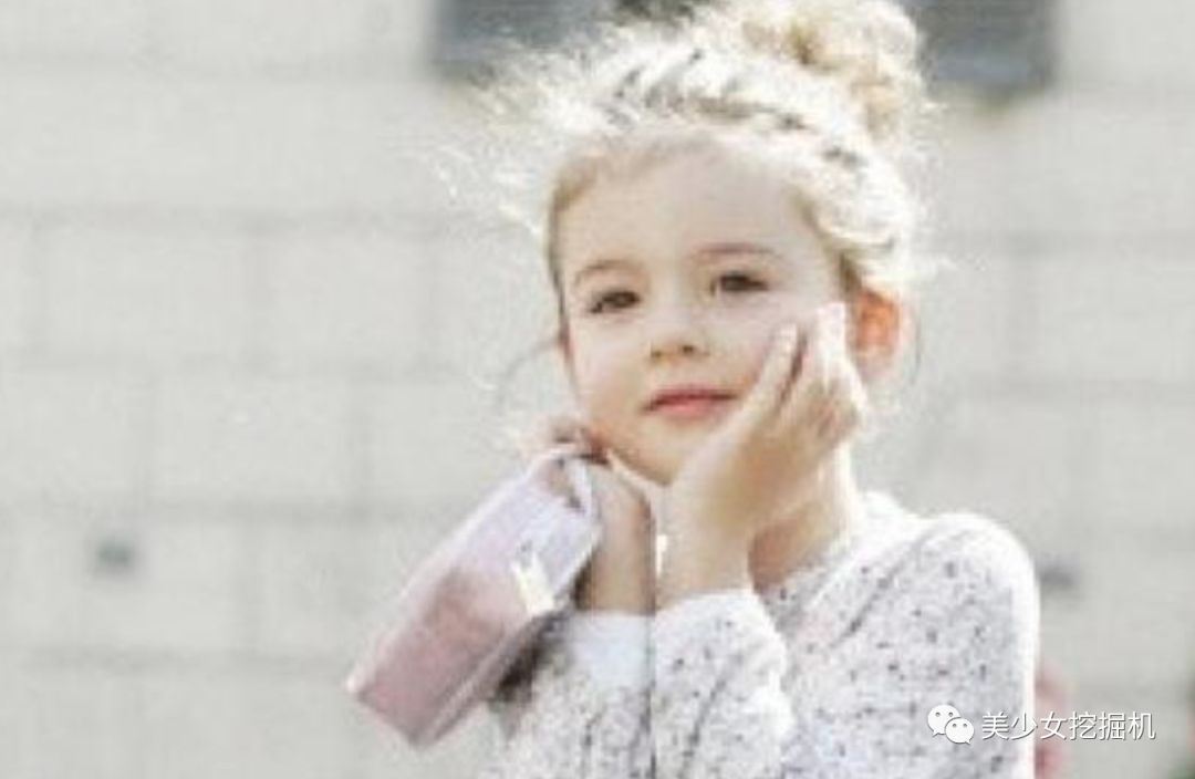 全球最美女神莫妮卡·贝鲁奇女儿（Deva Cassel）宣布出道