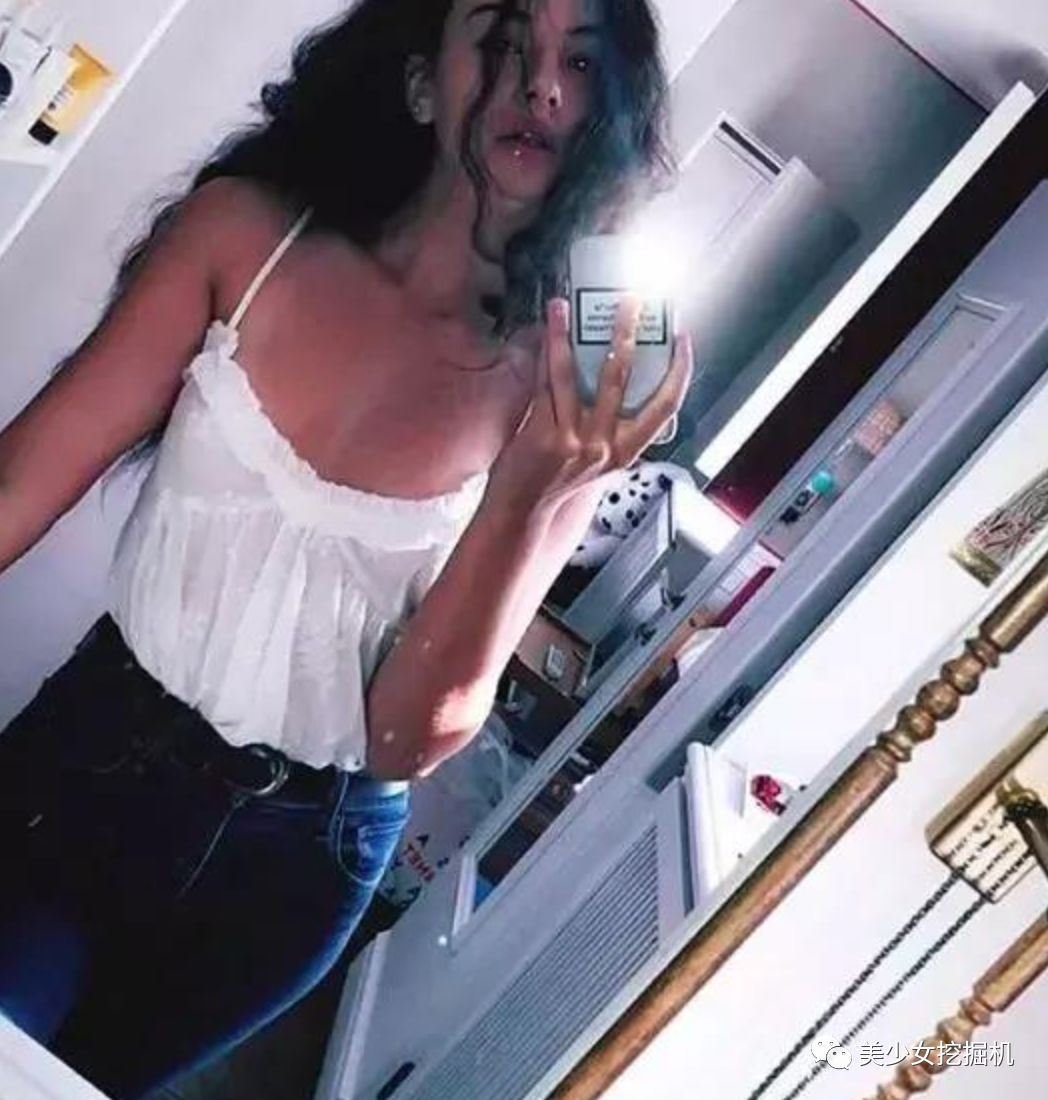 全球最美女神莫妮卡·贝鲁奇女儿（Deva Cassel）宣布出道