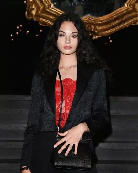 全球最美女神莫妮卡·贝鲁奇女儿（Deva Cassel）宣布出道