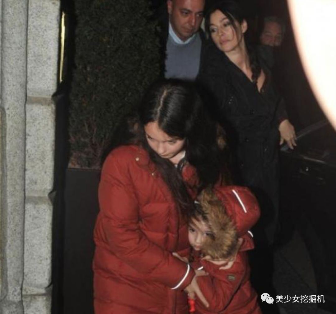 全球最美女神莫妮卡·贝鲁奇女儿（Deva Cassel）宣布出道