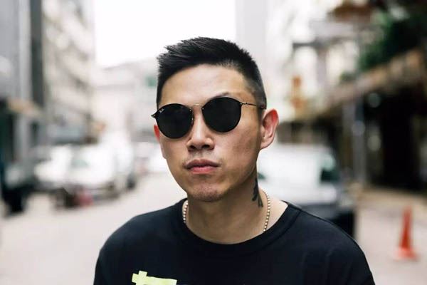 欧阳靖在嘻哈界的地位高吗,外国人竟如此评价他