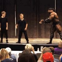 健美先生凯格林介绍：会画画善跳舞、健美界的肌肉猛男艺术大师