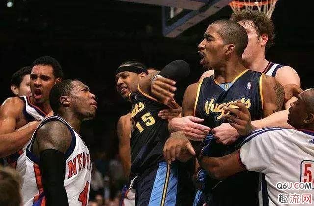 保罗隆多斗殴遭禁赛 细数NBA赛场上的著名打架斗殴事件