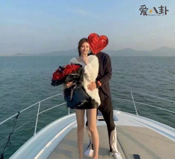 王佩雯张哲瀚怎么回事 王佩雯为什么会被网暴