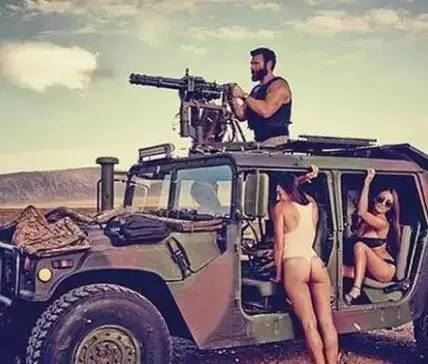 美国土豪丹·比尔泽兰（Dan Bilzerian）的奢华生活（照片）