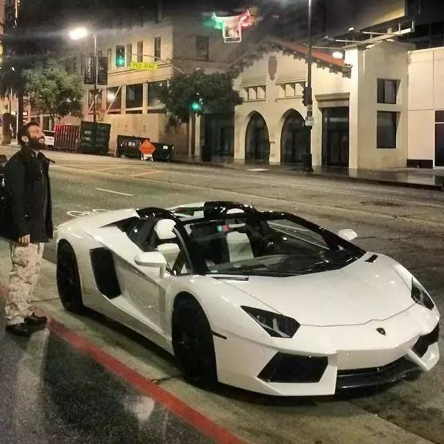 美国土豪丹·比尔泽兰（Dan Bilzerian）的奢华生活（照片）