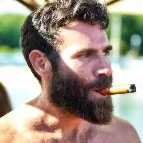 美国土豪丹·比尔泽兰（Dan Bilzerian）的奢华生活（照片）