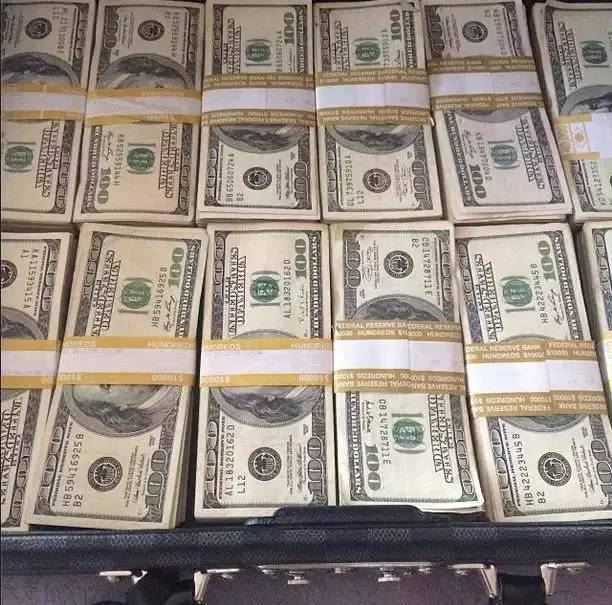 美国土豪丹·比尔泽兰（Dan Bilzerian）的奢华生活（照片）