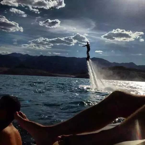 美国土豪丹·比尔泽兰（Dan Bilzerian）的奢华生活（照片）