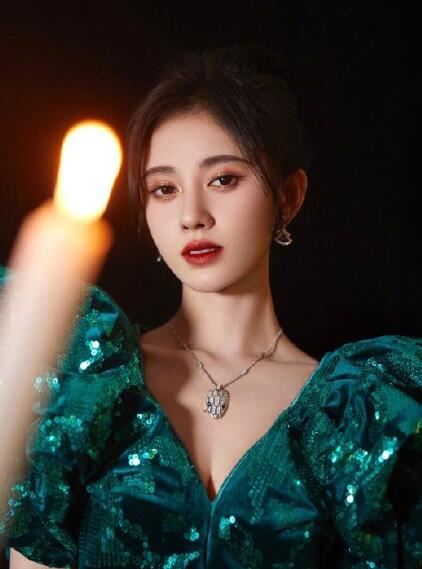鞠婧祎有没有整容？鞠婧祎出道前比赛照