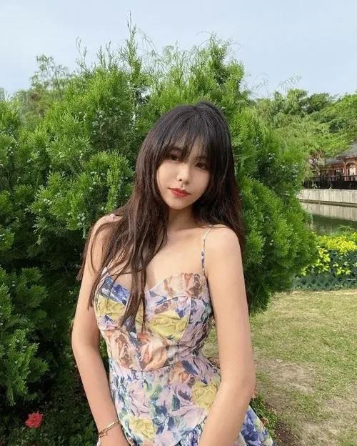 张晓祺是谁,港姐张晓祺个人背景资料,张晓祺否认周星驰恋情