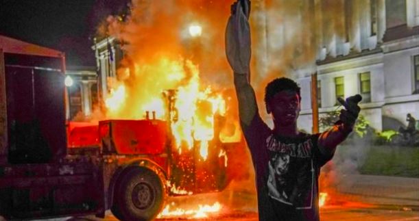 美国爆发大规模示威 黑人雅各布·布莱克（Jacob Blake）事件