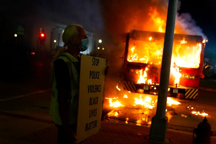 美国爆发大规模示威 黑人雅各布·布莱克（Jacob Blake）事件