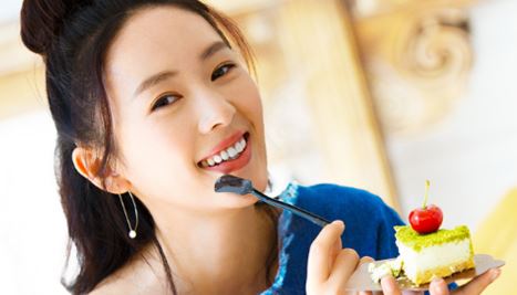 张默女友童谣，当年张默为何暴打童谣？真相时隔多年终于浮出