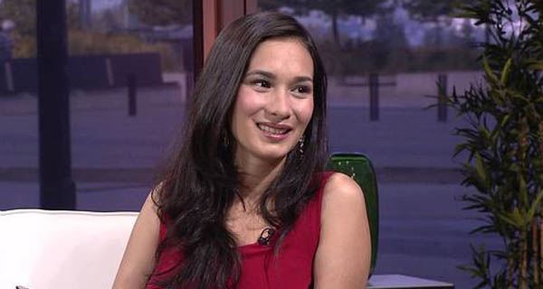 卢靖姗的爸爸是谁,竟也是武打明星曾和成龙合作