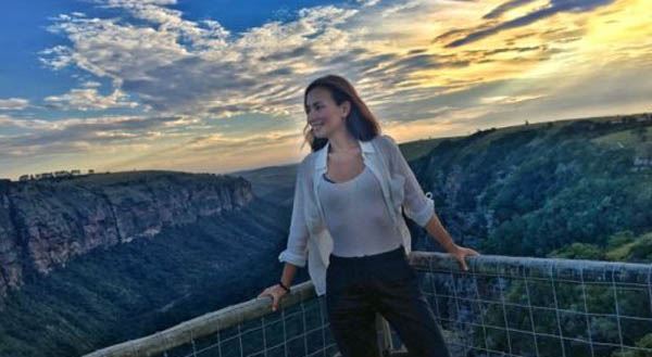 卢靖姗的爸爸是谁,竟也是武打明星曾和成龙合作