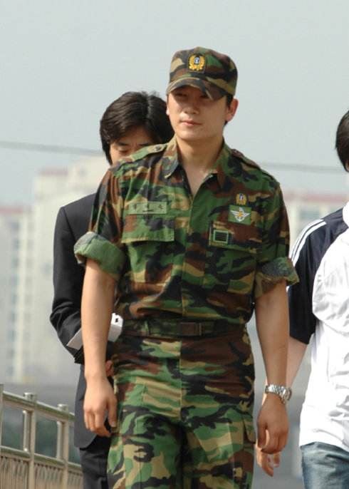 池城李宝英的女儿近照，池城为什么叫湖瞳王子