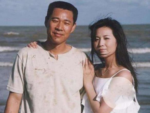 霍凡个人资料简介:张丰毅的老婆霍凡的照片