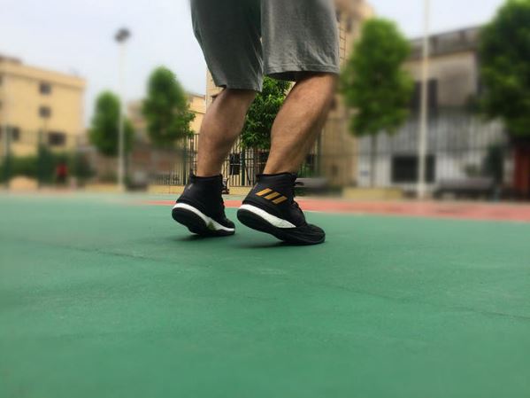 阿迪达斯罗斯8代战靴实战测评 adidas D Rose 8性能测试