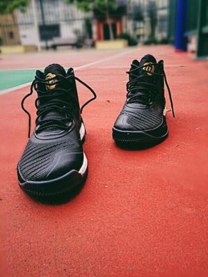 阿迪达斯罗斯8代战靴实战测评 adidas D Rose 8性能测试