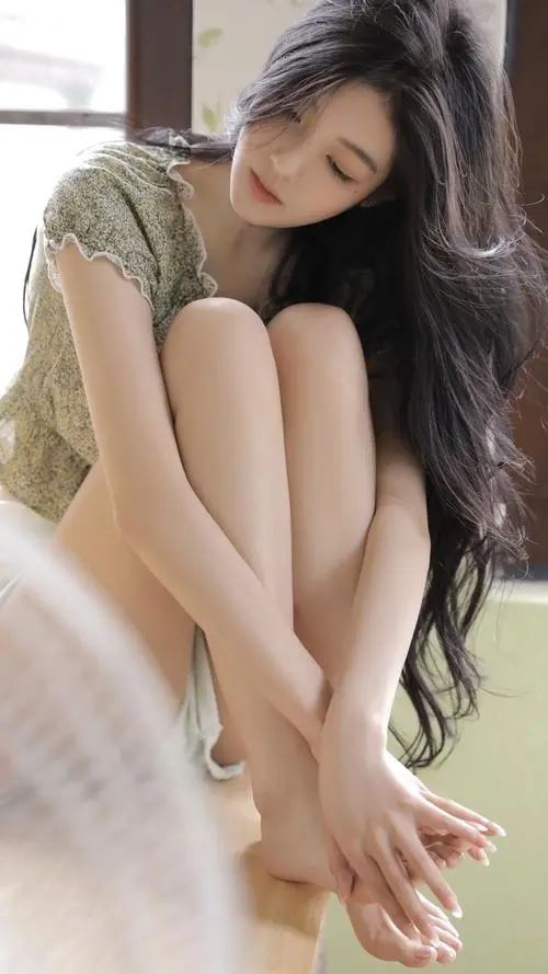 抖音小怡同学长相分析,小怡同学小时候的照片,整容前后对比