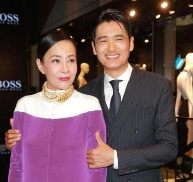 周润发与妻子的相处模式:无论对错先给老婆道歉