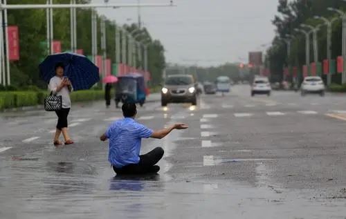 河南暴雨死亡人数有多少,河南强降雨致302人遇难,郑州292人