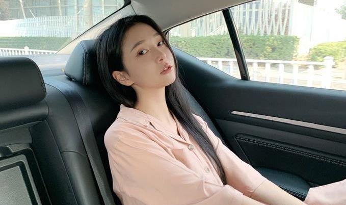 《东海人鱼传》汐颜的扮演者，邱诗媛多大了