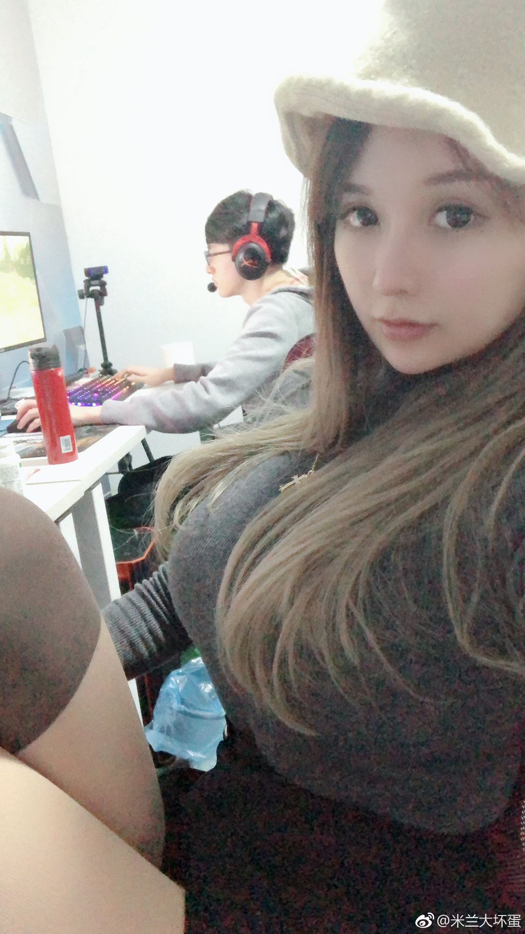 米兰大坏蛋微博发的硬照谁有,米兰大坏蛋早期视频典藏版资源