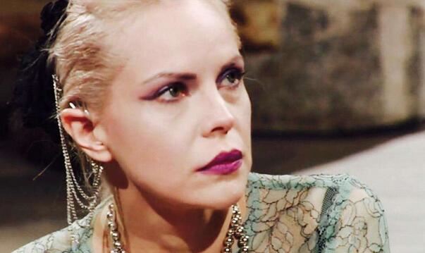 通灵之战朱莉女王：俄罗斯挑战通灵者朱莉王资料