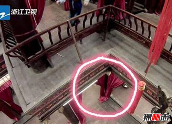 跑男五大灵异事件 跑男合照多出一只手（谣言）