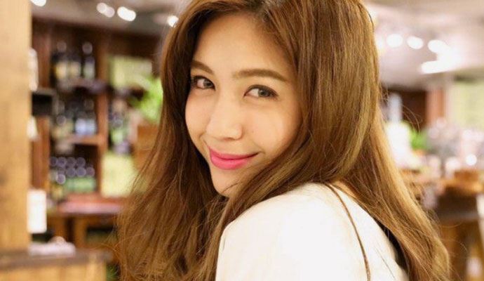 夏若妍个人资料起底 混血背景大揭秘女神父母颜值超高