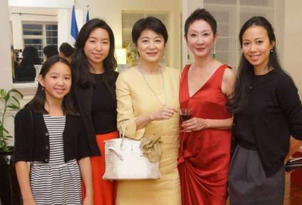 林青霞有孩子吗有几个孩子揭晓,邢嘉倩赞其是最好的继母