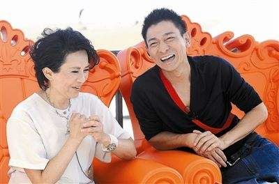 叶德娴和刘德华什么关系？叶德娴年轻时候的照片组图